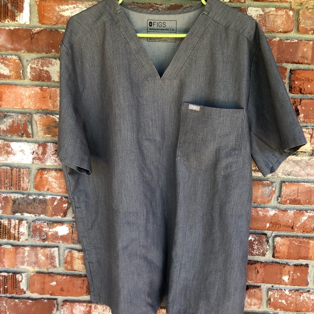 FIGS gray scrub set top size XL and bottom size L